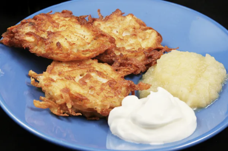 The Most Crispy Latkes (potato pancakes)