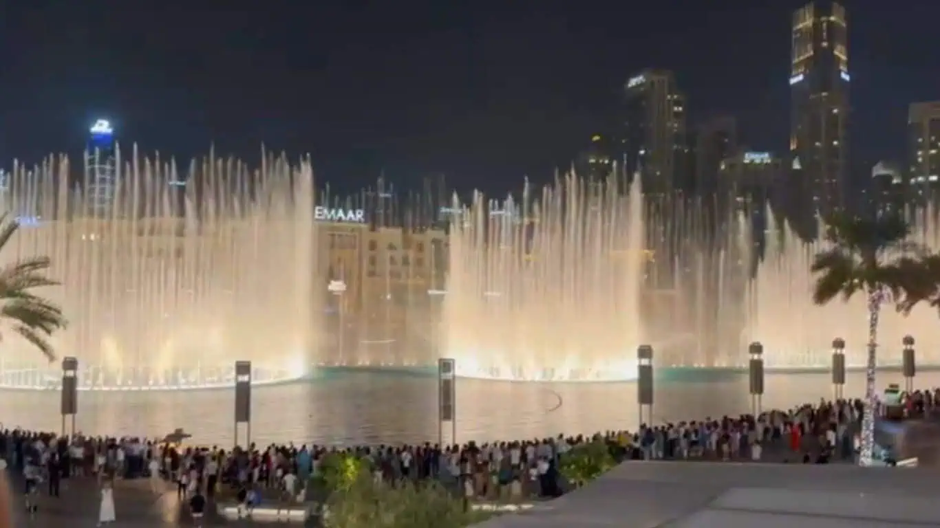 Dubai Fountain at night