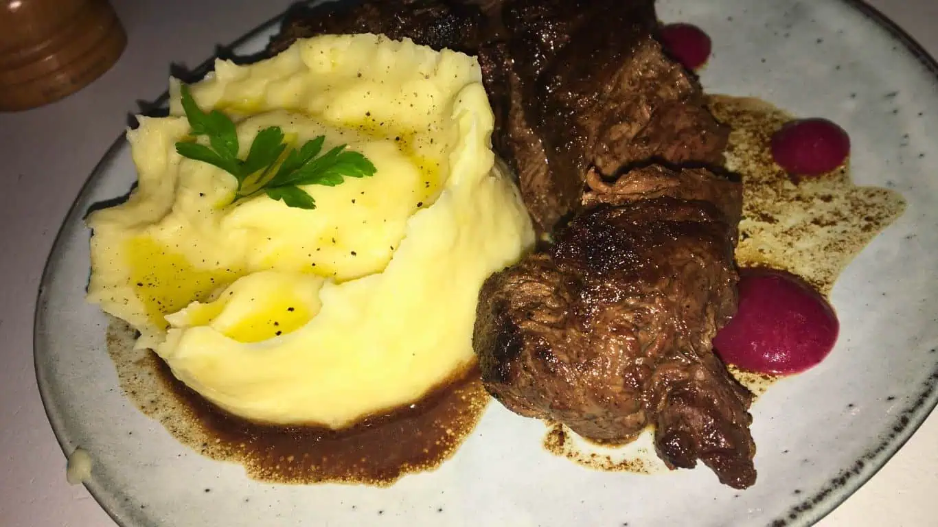 Steak and mashed potato