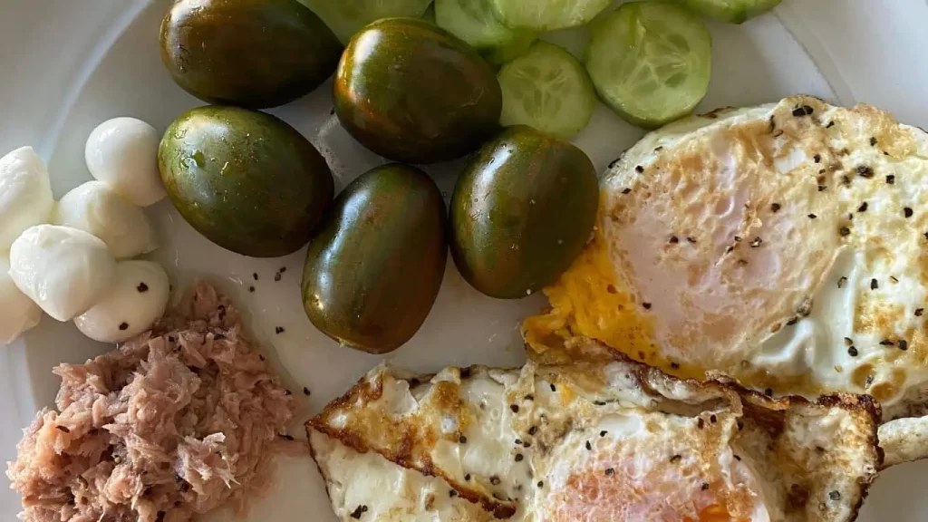 picky eaters breakfast - eggs, tuna and veggies